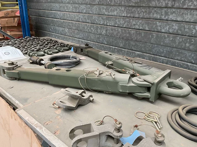 Oshkosh towbar - afbeelding 2 van  9