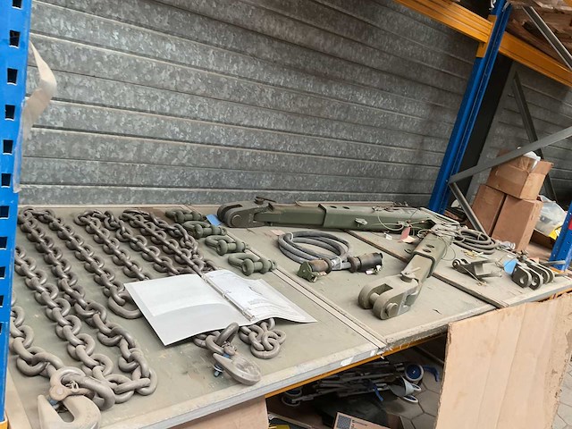 Oshkosh towbar - afbeelding 1 van  9