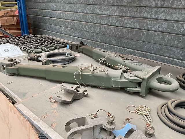 Oshkosh towbar - afbeelding 2 van  9