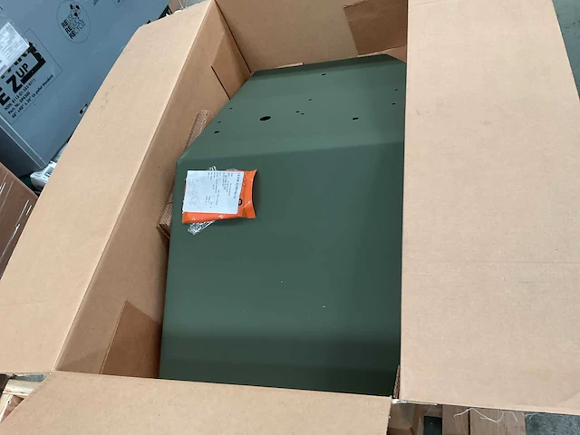Oshkosh vehicle fender - afbeelding 3 van  4