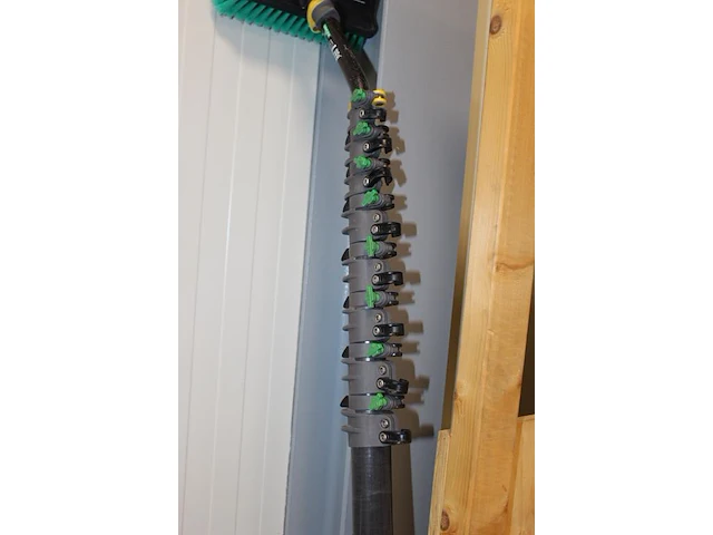 Osmose apparaat unger hydro power ultra incl. telescopische glazenwaslans ca 9m en mobiele slanghaspel. - afbeelding 5 van  6