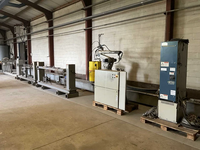 Otc irb-651 lasrobot met lasmanipulator - afbeelding 1 van  36