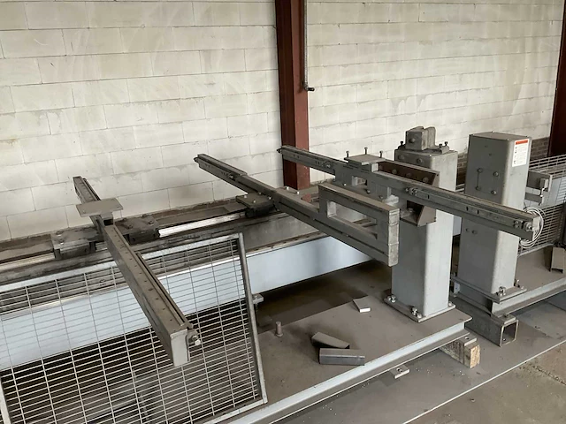 Otc irb-651 lasrobot met lasmanipulator - afbeelding 26 van  36