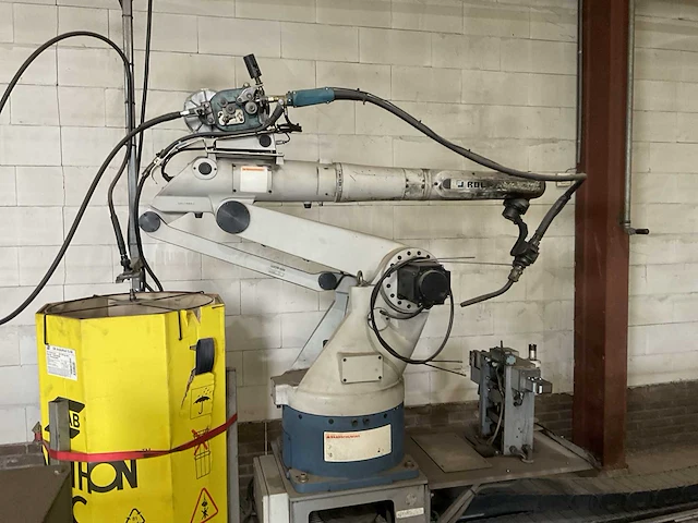 Otc irb-651 lasrobot met lasmanipulator - afbeelding 35 van  36