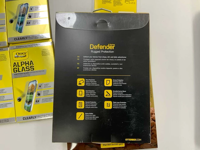 Otterbox - alpha glass screen protector voor iphone 6/6s/7/8/x & ipad 5/6 rugged protection defender (15x) - afbeelding 7 van  7