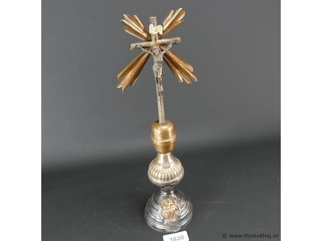 Oud altaar kruisbeeld crucifix christi - afbeelding 2 van  5