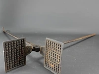 Oud ijzeren wafelijzer - afbeelding 3 van  5
