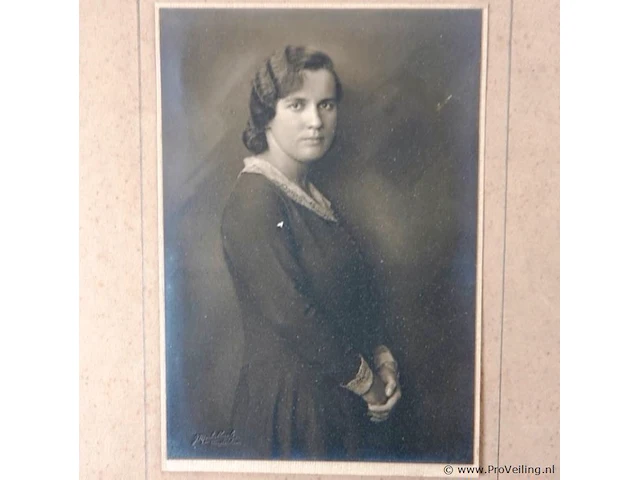 Oud portret in passe-partout en in houten lijst - afbeelding 2 van  5