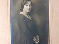 Oud portret in passe-partout en in houten lijst - afbeelding 2 van  5