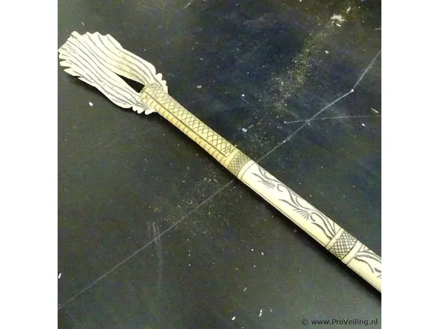 Oude been of soortgelijk?. blaaspijp?. - afbeelding 3 van  5