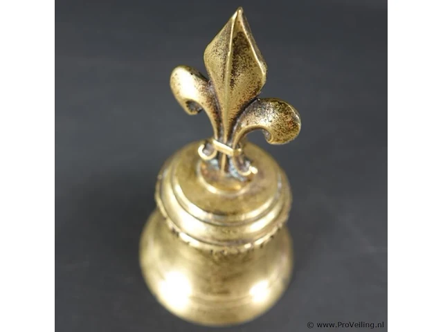 Oude bronzen tafelbel met fleur de lis als handvat - afbeelding 4 van  5