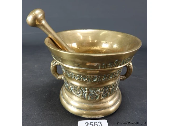 Oude bronzen vijzel met stamper - afbeelding 1 van  5