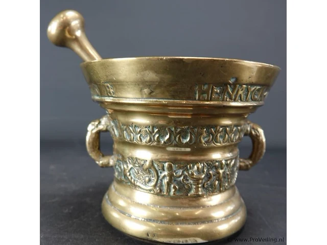 Oude bronzen vijzel met stamper - afbeelding 2 van  5