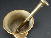 Oude bronzen vijzel met stamper - afbeelding 3 van  5