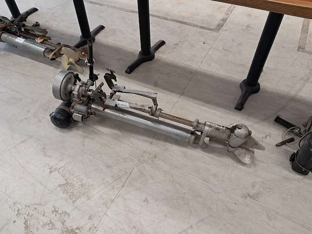 Oude buitenboordmotor van seagull, uit ww2 tijdperk - afbeelding 1 van  6