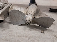 Oude buitenboordmotor van seagull, uit ww2 tijdperk - afbeelding 6 van  6
