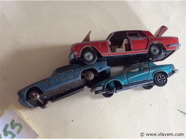 Oude dinky toys beschadigd - afbeelding 3 van  4