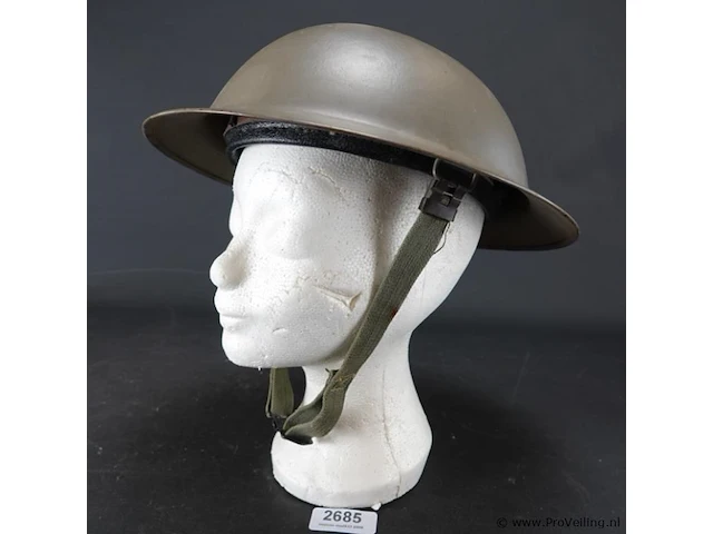 Oude helm - afbeelding 1 van  5