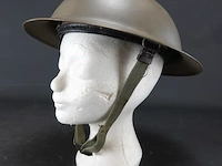 Oude helm - afbeelding 1 van  5