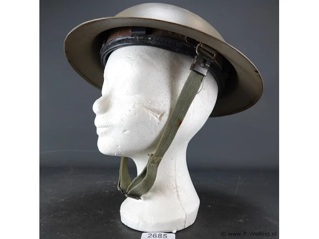 Oude helm - afbeelding 2 van  5