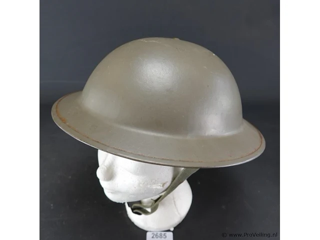 Oude helm - afbeelding 3 van  5