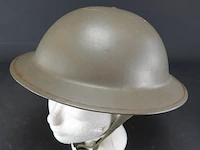 Oude helm - afbeelding 3 van  5