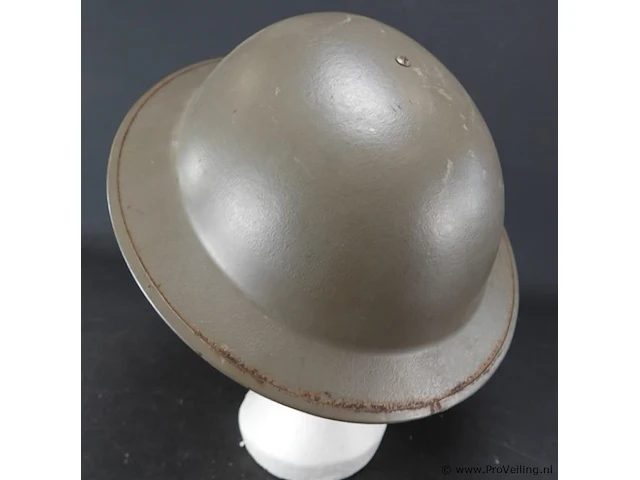 Oude helm - afbeelding 4 van  5