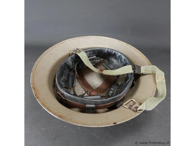 Oude helm - afbeelding 5 van  5