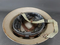 Oude helm - afbeelding 5 van  5