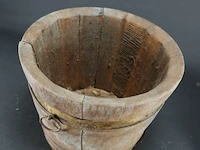 Oude houten emmer - afbeelding 3 van  5