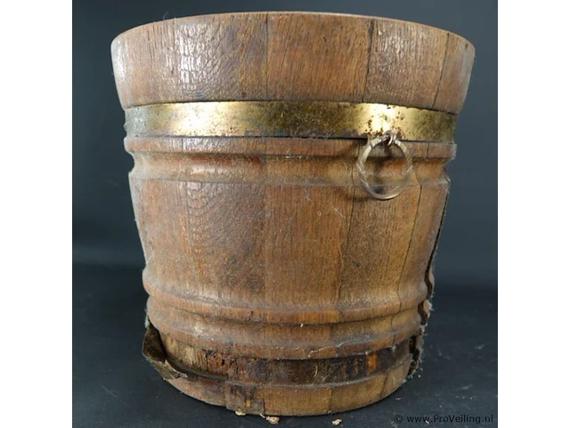 Oude houten emmer - afbeelding 4 van  5