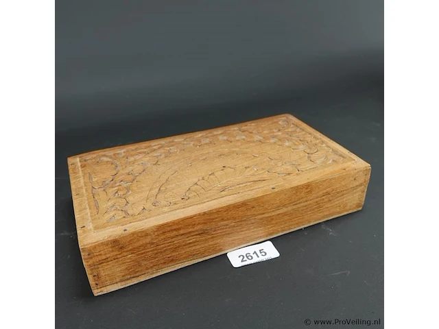 Oude houten kist - afbeelding 1 van  5