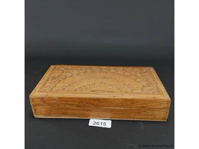 Oude houten kist - afbeelding 2 van  5