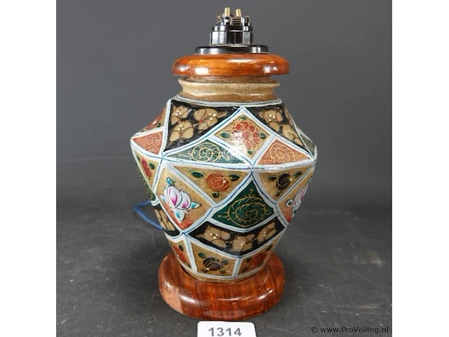 Oude japanse lampvoet - afbeelding 1 van  5
