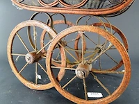 Oude kinderpoppenwagen - afbeelding 5 van  5