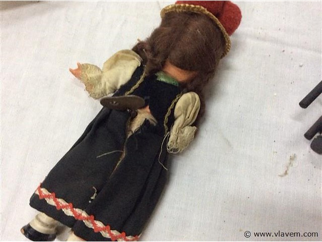 Oude popjes - afbeelding 2 van  3