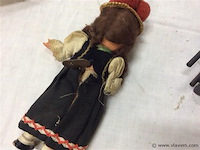 Oude popjes - afbeelding 2 van  3