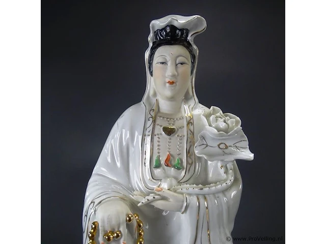Oude porseleinen quan yin - afbeelding 3 van  5