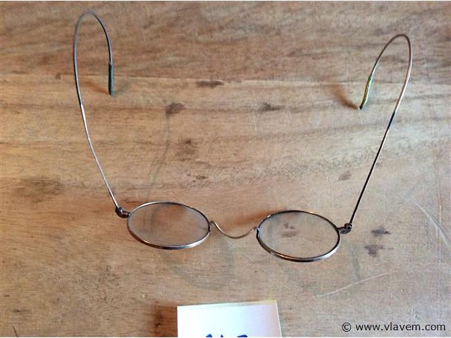 Oude rond bril - afbeelding 2 van  2