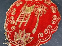 Oude stoffen indische waaier met gouddraad geborduurde voorstelling - afbeelding 4 van  5