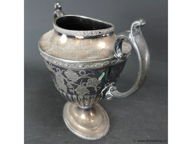 Oude suikerpot met gravures - afbeelding 2 van  5