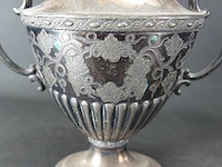 Oude suikerpot met gravures - afbeelding 3 van  5