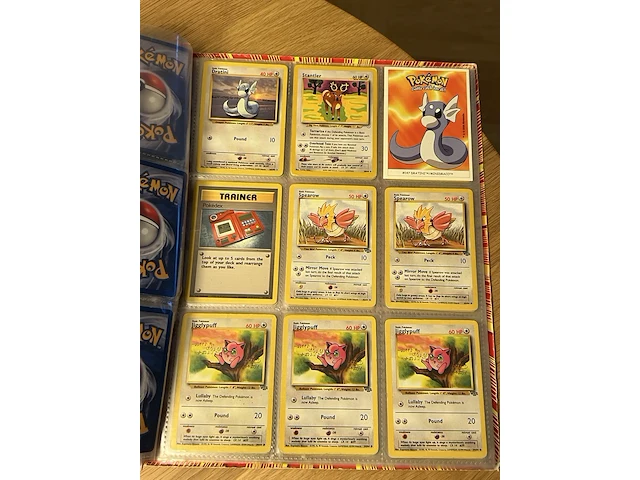 Oude vintage pokémon map met o.a. charizard, venusaur en blastoise - afbeelding 3 van  18
