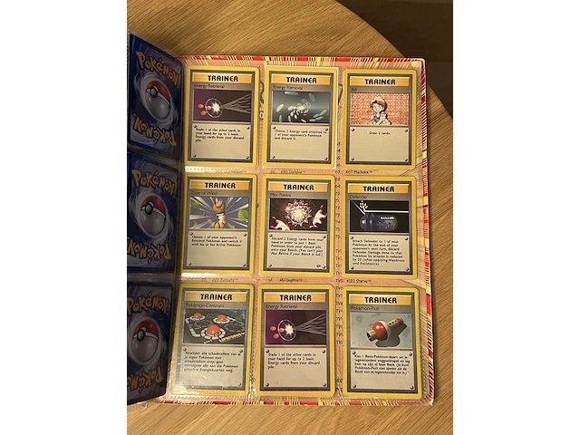 Oude vintage pokémon map met o.a. charizard, venusaur en blastoise - afbeelding 7 van  18