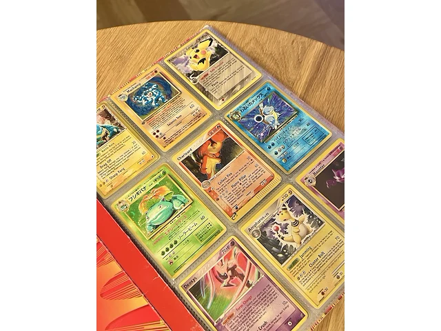 Oude vintage pokémon map met o.a. charizard, venusaur en blastoise - afbeelding 14 van  18
