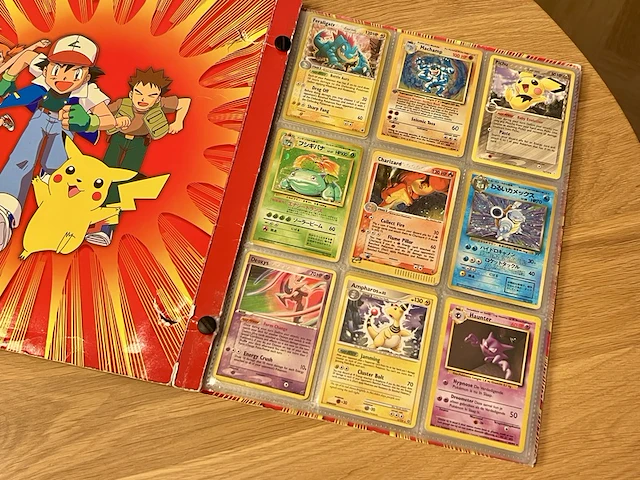 Oude vintage pokémon map met o.a. charizard, venusaur en blastoise - afbeelding 15 van  18