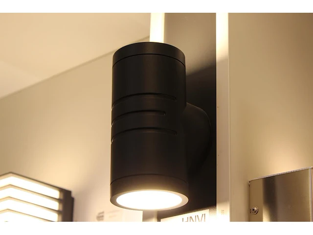 Outdoor led wandlamp ansell met doorsnede 8,5 en hoogte 17 cm. - afbeelding 1 van  2
