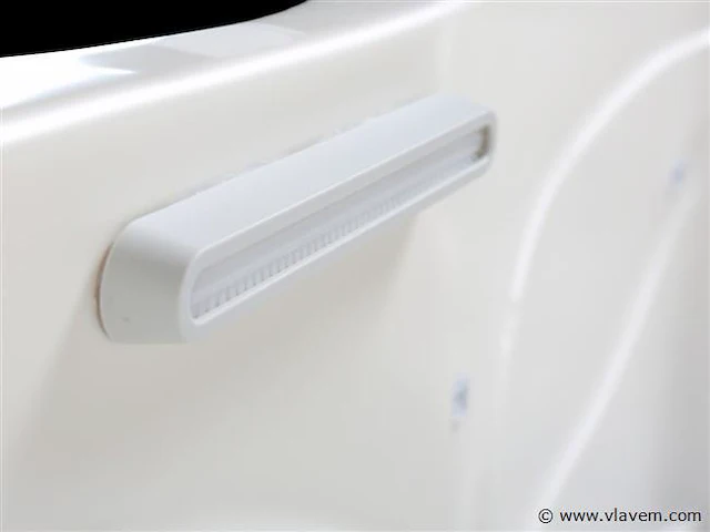Outdoor spa 5-persoons 210x210x90 cm - wit bad met zwarte zijkant - incl. bluetooth - afbeelding 12 van  14