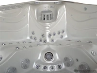 Outdoor spa 5-persoons 220x220 cm - grijs bad / grijze zijkant - incl. bluetooth & wifi - afbeelding 38 van  59