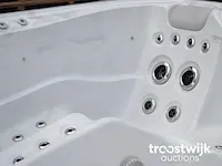 Outdoor spa 5-persoons 230x230 cm - sneeuwwit bad /zwarte zijkant - incl. bluetooth - afbeelding 5 van  8